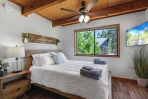 1 sovrum, strykjärn/strykbräda, wi-fi och sängkläder