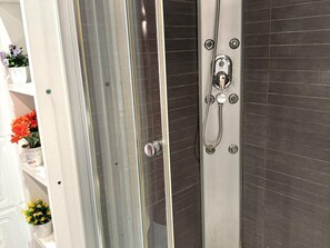 Bathroom - Seaside loft in Salou with AC and terrace (Salou)