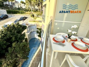Outdoor dining - Seaside loft in Salou with AC and terrace (Salou)