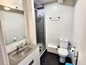 Bathroom - Family apartment 3 bedrooms 100m from the beach with terrace - Salou (Salou)