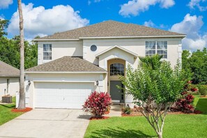 Exterior - Beautiful 7BR w/ Pool & Lake View at Berkley (Kissimmee)