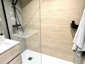 Bathroom - Air-conditioned apartment with pool in Salou, near beach and Port Aventura (Salou)