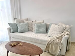 TV - Air-conditioned apartment with pool in Salou, near beach and Port Aventura (Salou)