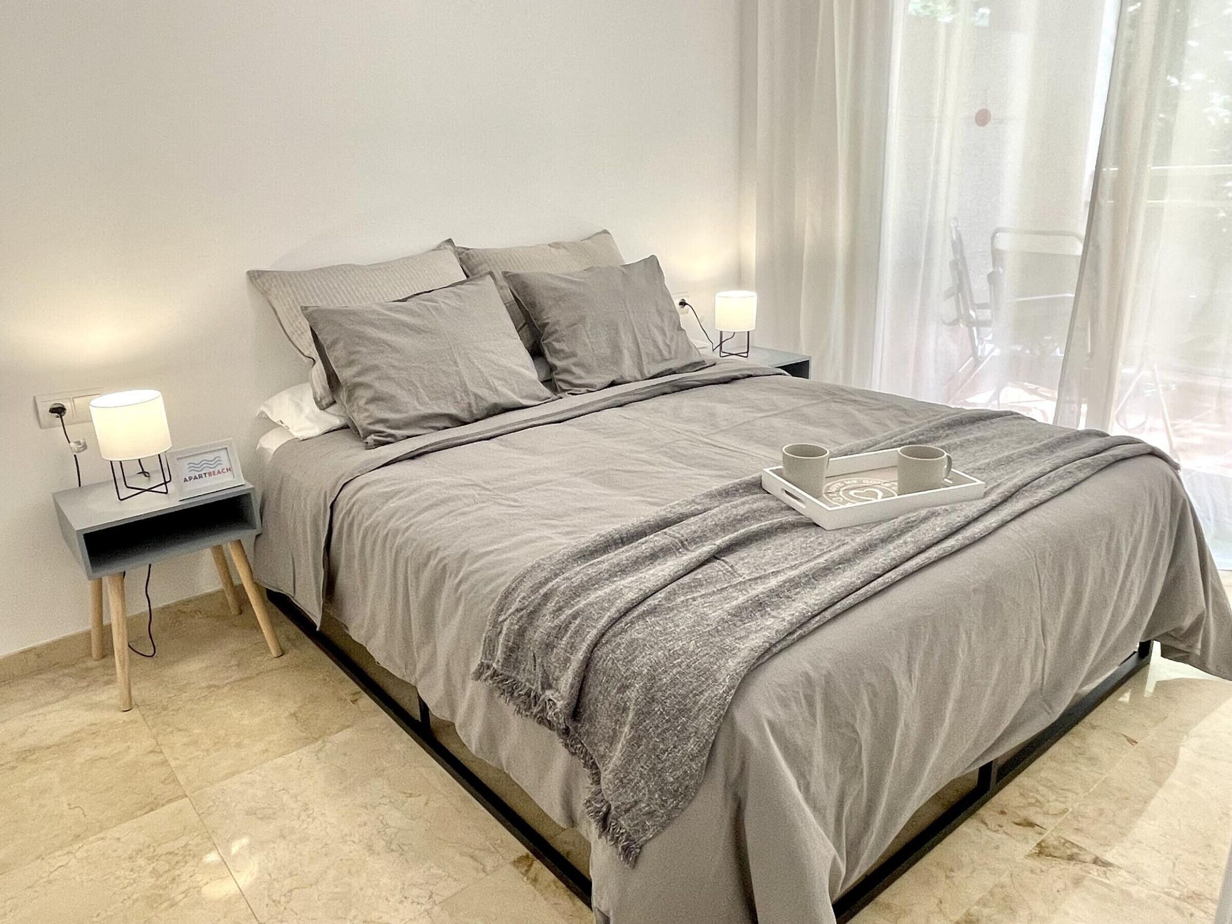 1 bedroom, bed sheets