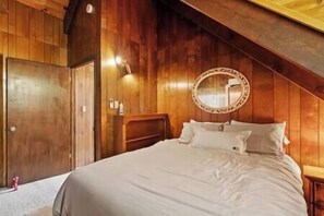 4 bedrooms, iron/ironing board, travel cot, Internet - Deer Heights Lodge~Amenities ~EV~Lake Access~ (Sonora)