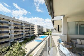 Property grounds - Lovely air-conditioned apartment, pools, parking, near beach - La Pineda (La Pineda)