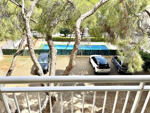 Property grounds - Beachside Apartment in Salou with Terrace - 2BR, Parking, Near Port Aventura (Salou)