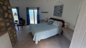 1 bedroom, bed sheets