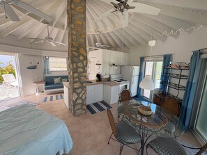 1 habitación y ropa de cama 