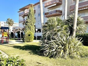 Property grounds - Lovely 2-Bedroom Apartment with AC, Pool, and Parking Near Beach (La Pineda)