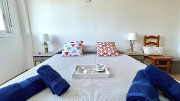 2 bedrooms, bed sheets