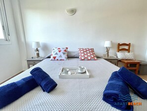 2 bedrooms, bed sheets - Lovely 2-Bedroom Apartment with AC, Pool, and Parking Near Beach (La Pineda)