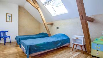 4 chambres, fer et planche à repasser, Wi-Fi, literie fournie