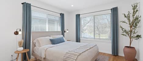 2 habitaciones, tabla de planchar con plancha, wifi y ropa de cama