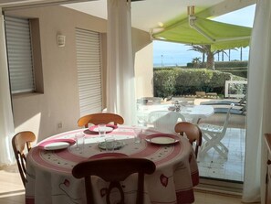 Dining - Ground Floor Apartment with Terrace, Beach Access for 4 in Canet-Plage (Canet-Plage)