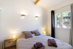 3 makuuhuonetta, silitysrauta/-lauta, Wi-Fi, vuodevaatteet