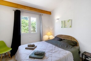 3 dormitorios, tabla de planchar con plancha, wifi y ropa de cama
