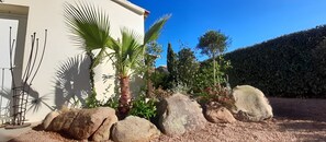 Property grounds - Villa in Residence with Pool Near Porto-Vecchio for 6 Guests (San-Gavino-di-Carbini)