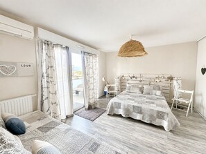 2 bedrooms, free WiFi, wheelchair access - Elegant Top Floor 2BR, 4****, Air Conditioning, 4 Guests (Sète)