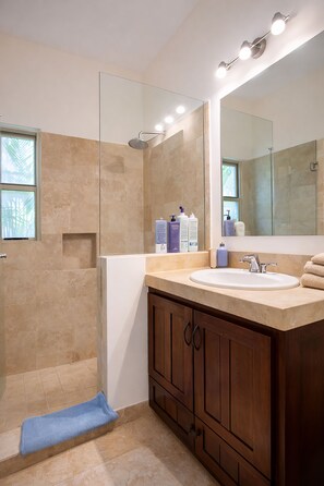 Hair dryer, towels, soap, toilet paper - Cozy 2BR Condo in Los Cabos! Great Location, Pool, Gym, 8 Min to Marina (Cabo San Lucas)
