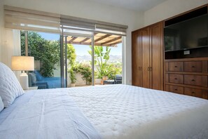 2 bedrooms, iron/ironing board, WiFi, bed sheets - Cozy 2BR Condo in Los Cabos! Great Location, Pool, Gym, 8 Min to Marina (Cabo San Lucas)