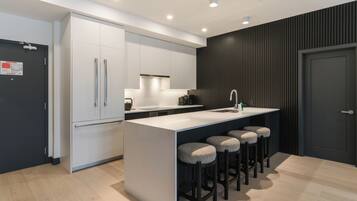 Leilighet – deluxe, fjellutsikt | Eget kjøkken | Kjøleskap, mikrobølgeovn, ovn og kokeplater