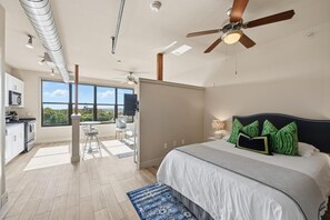 1 habitación, escritorio, tabla de planchar con plancha y wifi gratis 