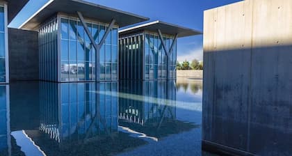 Bright, Airy â All You Need, Walk Downtown!