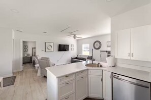 Interior - Cottage on Dona Bay (Nokomis)