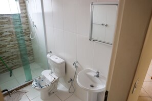 Shower - Apto com Churrasqueira perto da Praia do Trevo (Rio das Ostras)