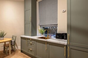 Interior - Cosy Callander 1 Bed | Wood Burner & Free Parking (Callander)