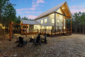 Terrace/patio - Pancakes & Sausage | Hot Tub • Slide • Game Loft (Broken Bow)