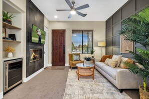 TV, fireplace - Sunny Getaway - Steps to Old Town La Quinta! (La Quinta)