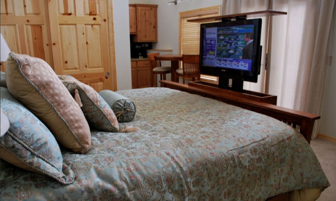 Suite-Private Bathroom-Luxury-Mountain view-Enchantment Guest Haus - Room Only | WiFi (無料)