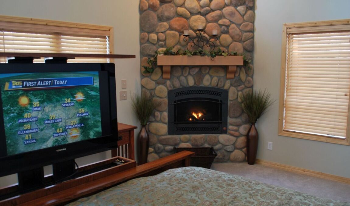 Suite-Private Bathroom-Luxury-Mountain view-Enchantment Guest Haus - Room Only | Wi-Fi gratis