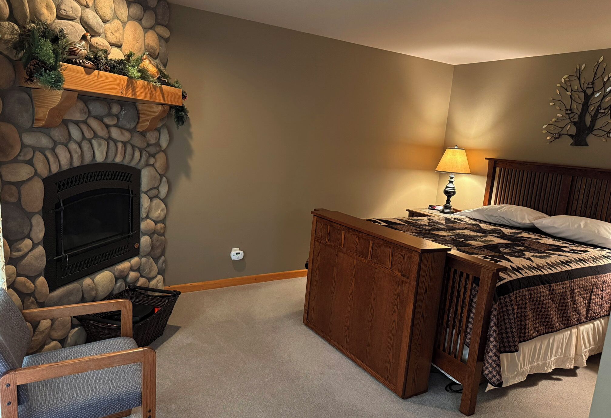 Habitación romántica, 1 cama Queen size, vista a la montaña | Wifi gratis 