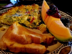 Dining - Cashmere Mountain Bed & Breakfast  (Leavenworth)