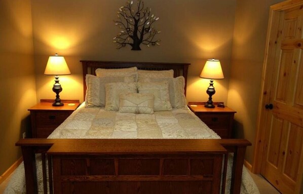 King-Private Bathroom-Luxury-Mountain view-Tumwater Mountain Room - Room Only | Gratis wi-fi