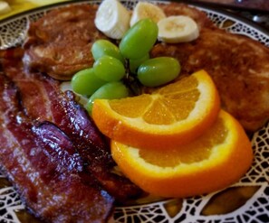 Dining - Cashmere Mountain Bed & Breakfast  (Leavenworth)