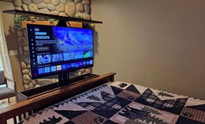 Habitación romántica, 1 cama de matrimonio, vistas a la montaña | Wifi gratis