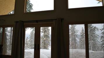 King-Private Bathroom-Luxury-Mountain view-Tumwater Mountain Room - Room Only | Mountain view