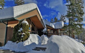 Suite Deluxe, 1 cama King size, vista a la montaña | Exterior