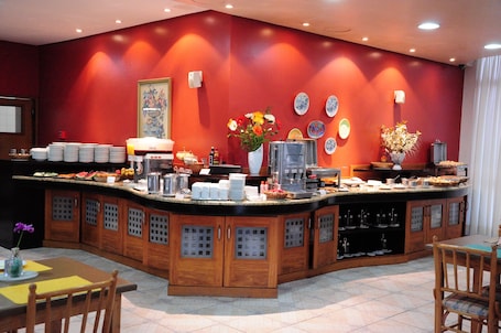 Dining. park hotel morotin