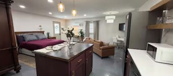 NEW! Cozy Quiet Studio-Walk to Route 66-Safe Area