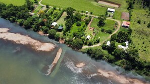 Unclassified image, 5 of 25, button