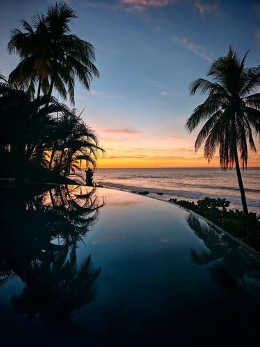 Maité Beachfront Suites - El Zonte - First Floor