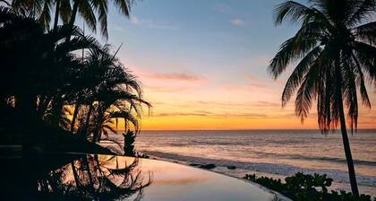 Maité Beachfront Suites - El Zonte - First Floor