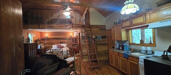 Merlin’s Retreat – A Private, Enchanting Cabin Escape for Rest & Reconnection