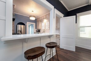 Private kitchen - 6 bedroom 5 1/2 bath House with pool located in the Heart of San Marco (Jacksonville)