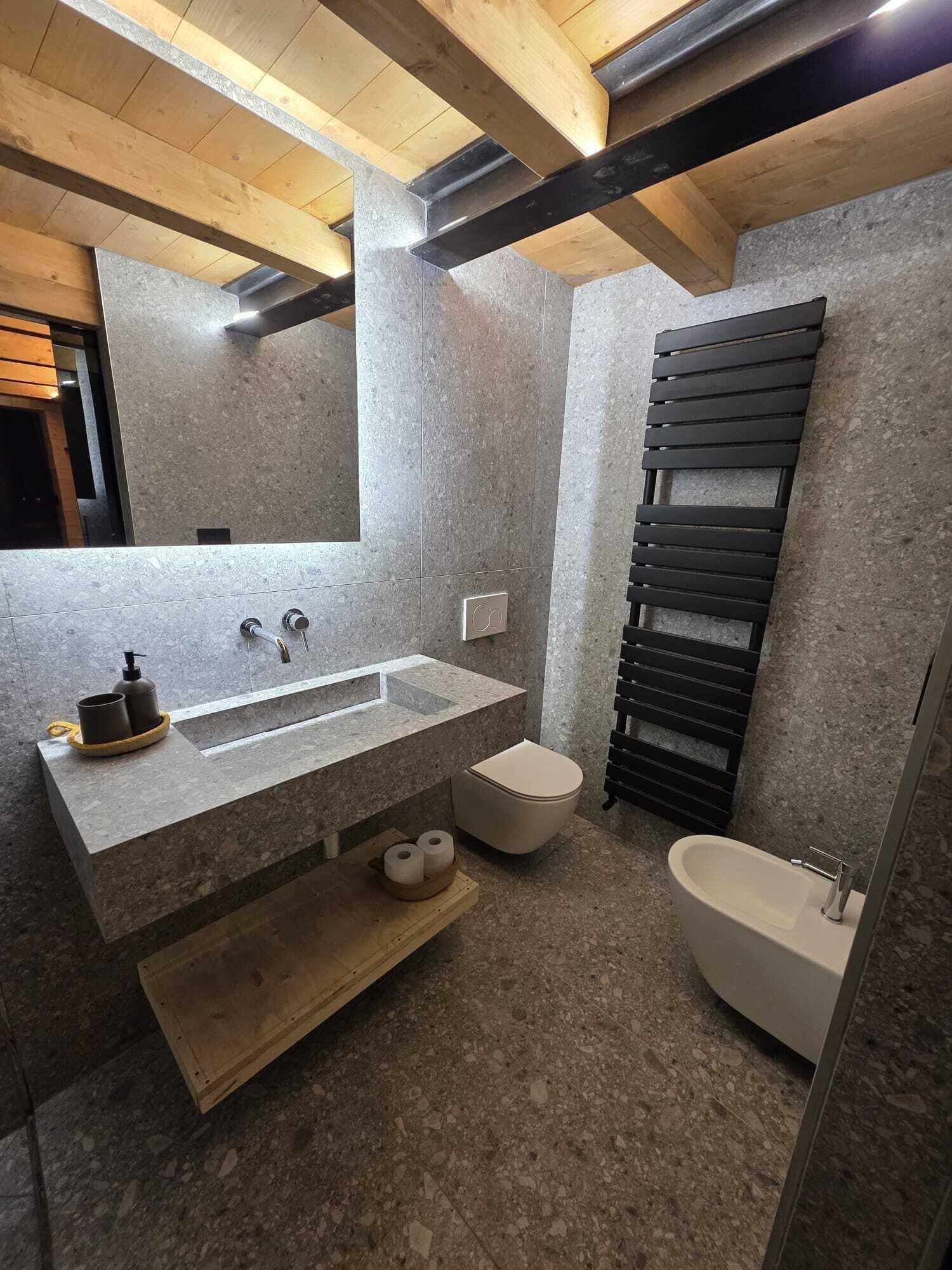 Whirlpool, Haartrockner, Bidet, Handtücher